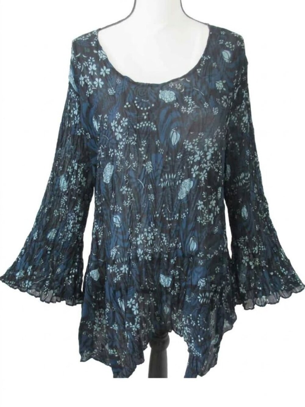 Cato Tunic Shirt Women's Size 18/20W Blue Floral Boho Round Neck Whimsical